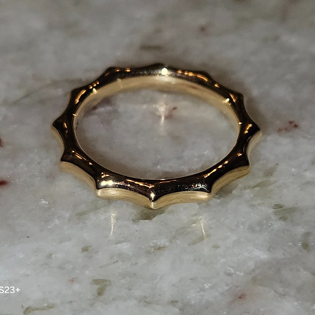 Monica Rich Kosann Happiness Sun Poesy Stackable 18k Yellow Gold Ring 3 — image 4 of 8